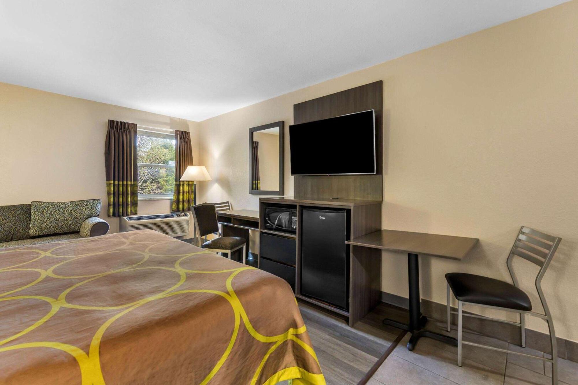 Hotel Super 8 By Wyndham Dickson Exteriér fotografie