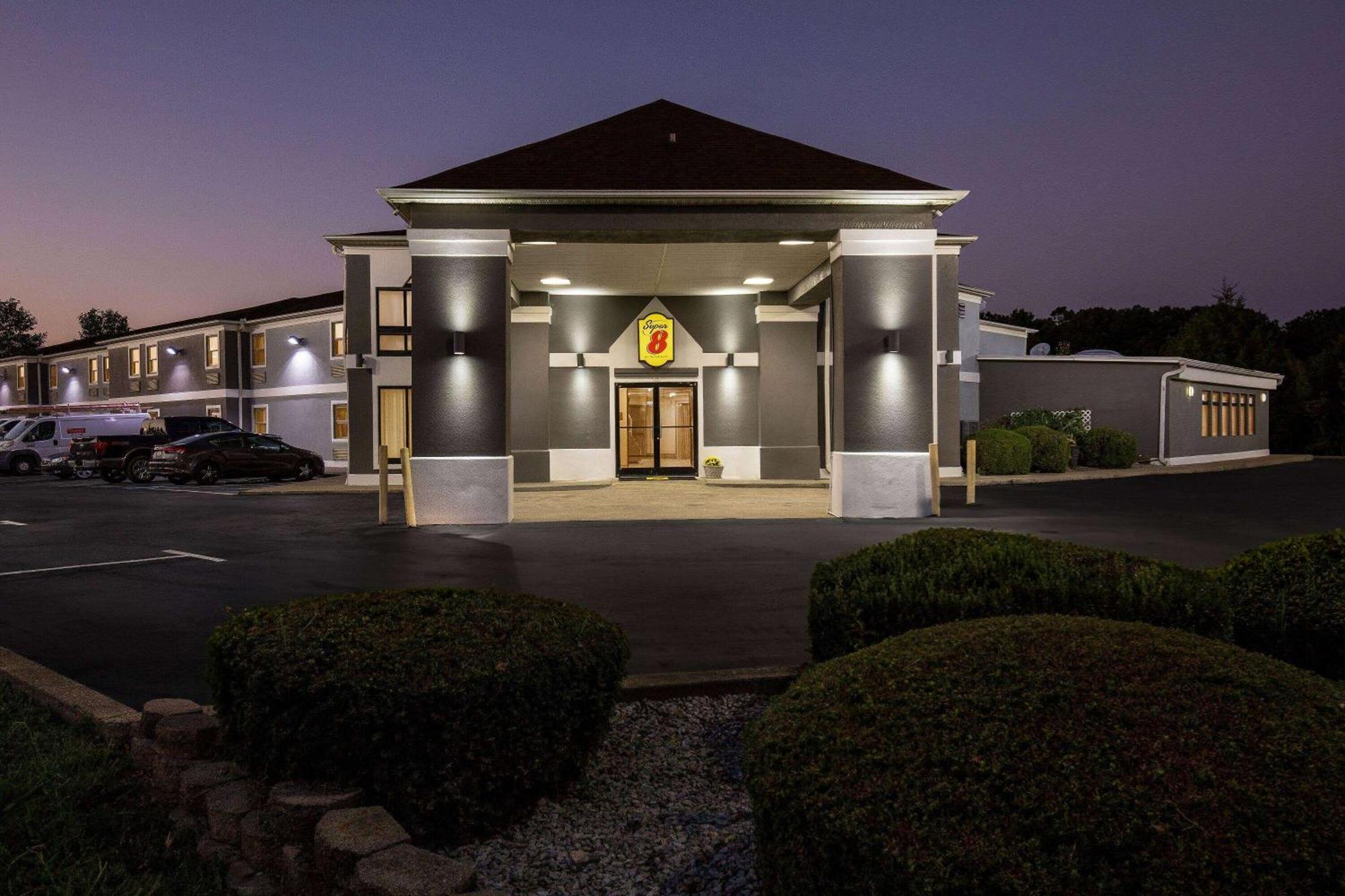 Hotel Super 8 By Wyndham Dickson Exteriér fotografie