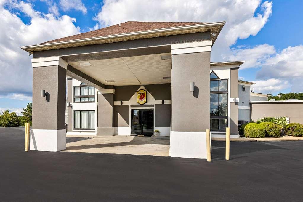 Hotel Super 8 By Wyndham Dickson Exteriér fotografie